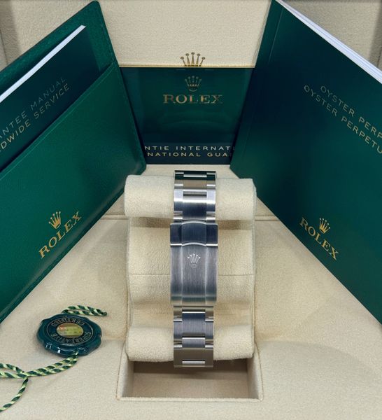 Rolex Oyster Perpetual 124300